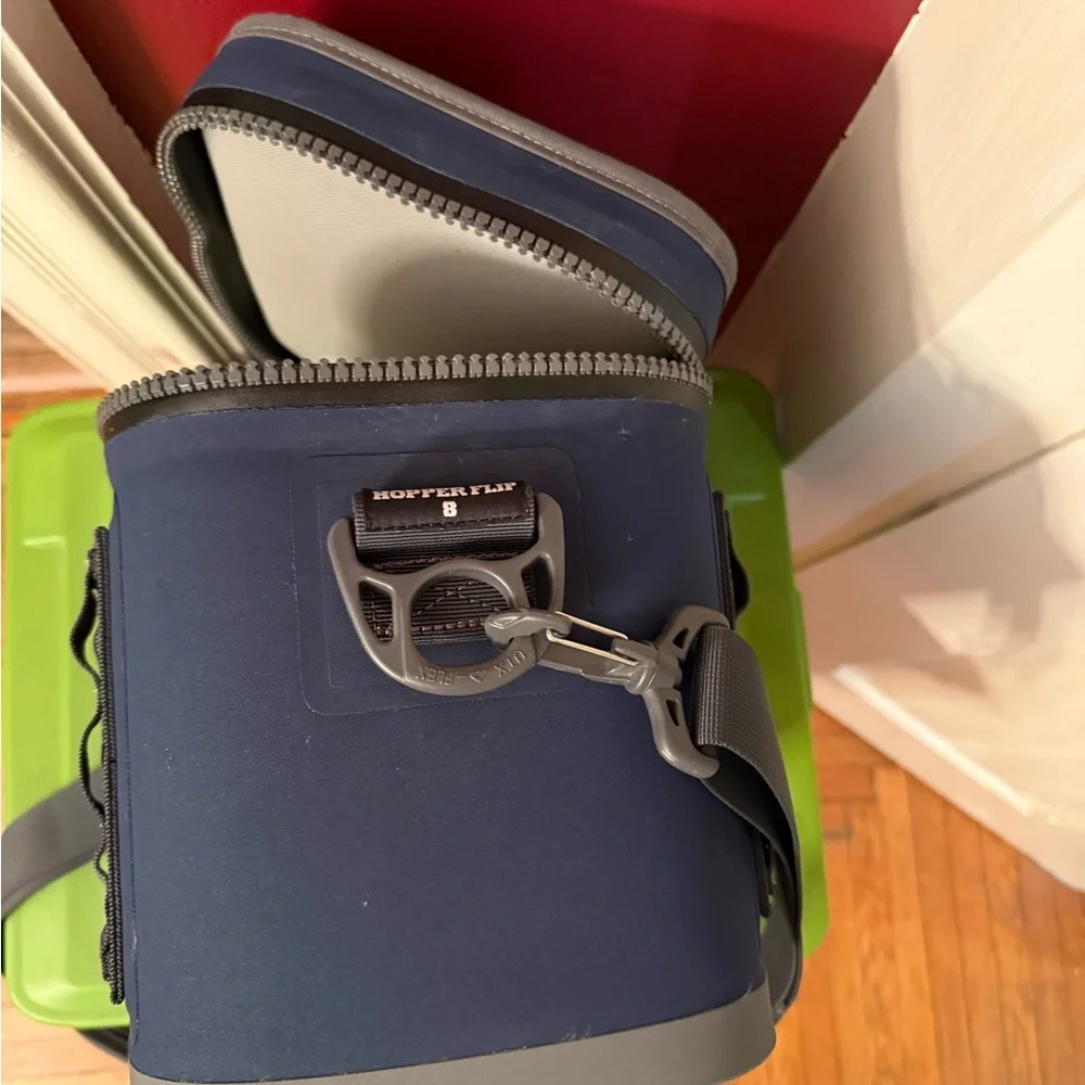 YETI Hopper 8 cooler - Picture 7 of 7